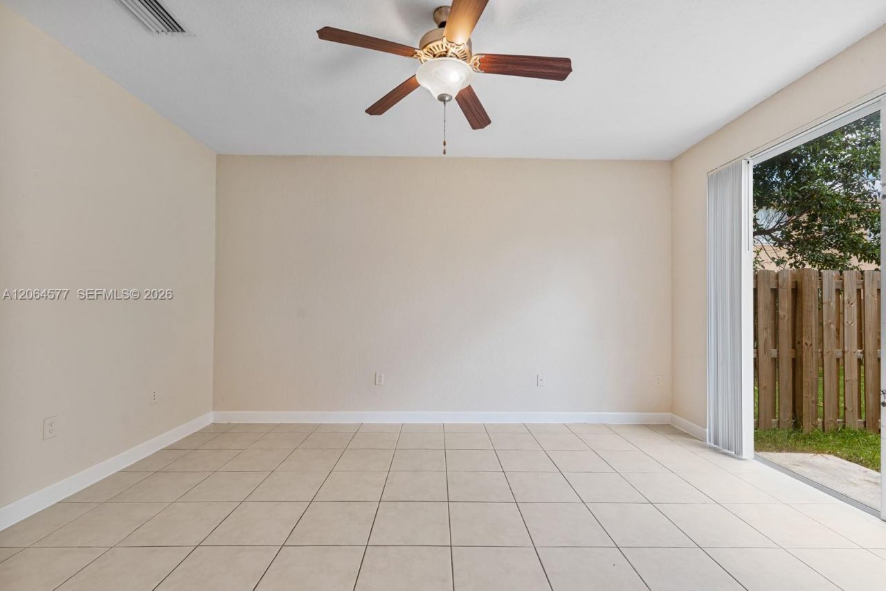 1427 SE 25th Ave, Homestead, FL 33035 Photo