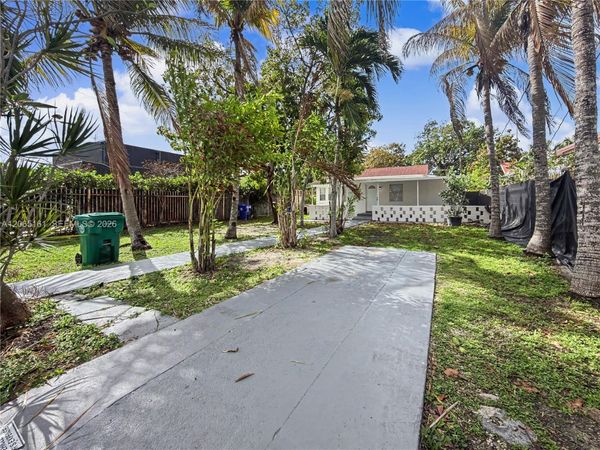 228 NW 39th St, Miami, FL 33127