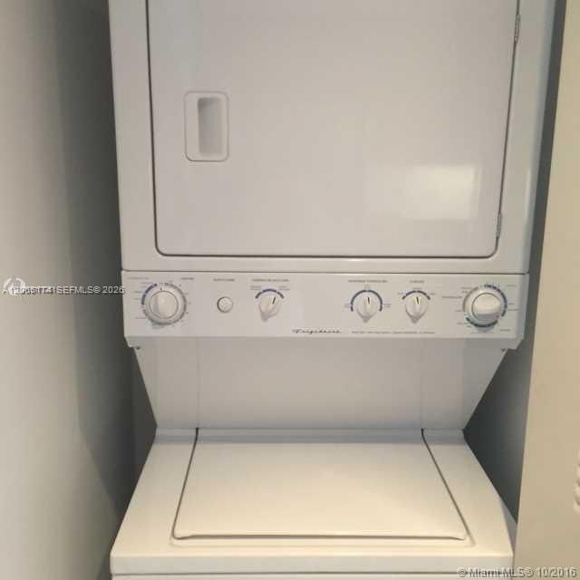 111 E Flagler St , Unit 1003, Miami, FL 33131 Photo