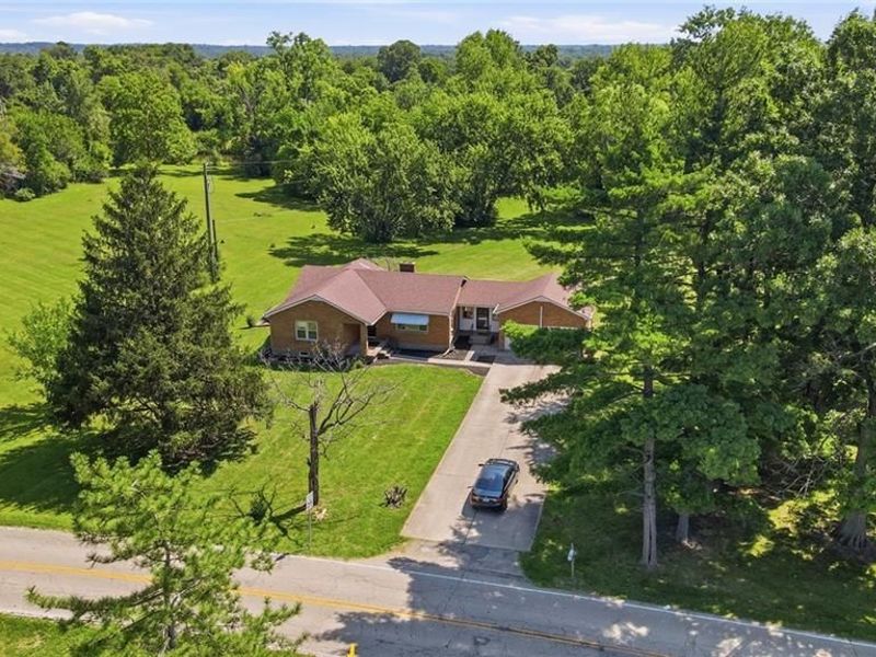 7741 Lois Circle, Miami Township, OH 45459 Photo 2