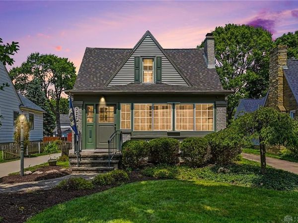 327 East Drive, Oakwood, OH 45419
