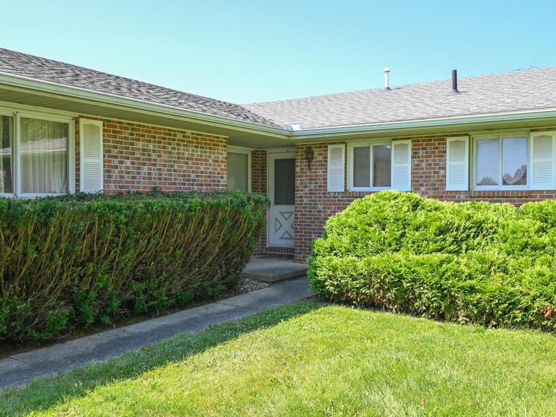 670 Edgefield Drive, Marion, OH 43302 Photo 2