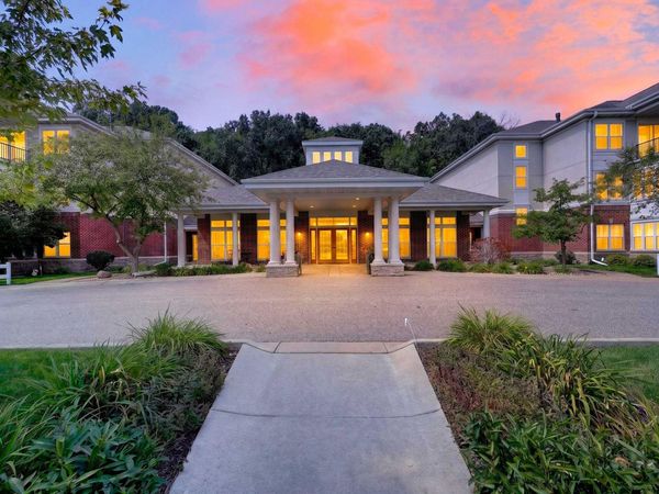 8510 Greenway Boulevard, Unit 104, Middleton, WI 53562