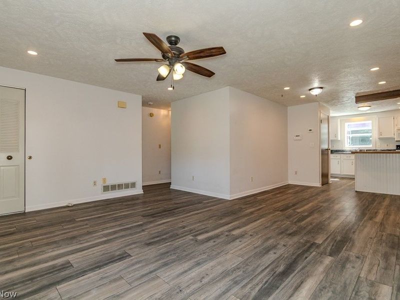 228 Park Road, Painesville Township, OH 44077 Photo 3