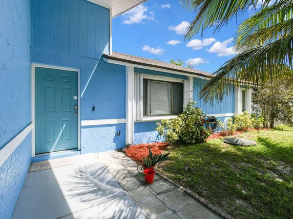767 SE CHALOUPE Avenue, Port St. Lucie, FL 34983