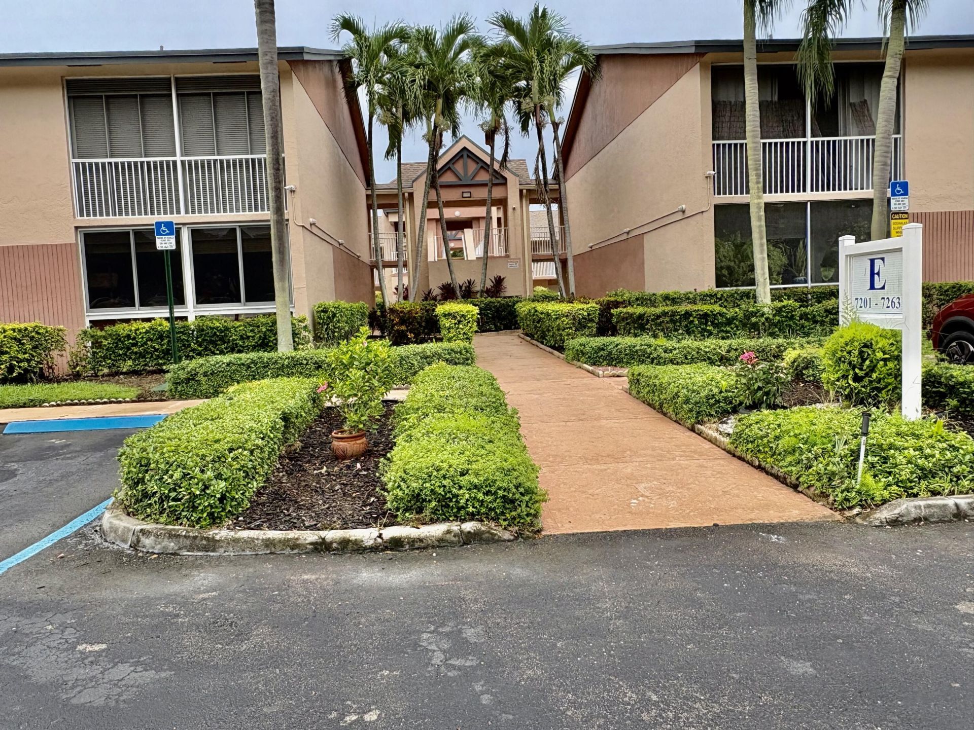 7237 S Devon Drive, Unit 110, Tamarac, FL 33321 Photo