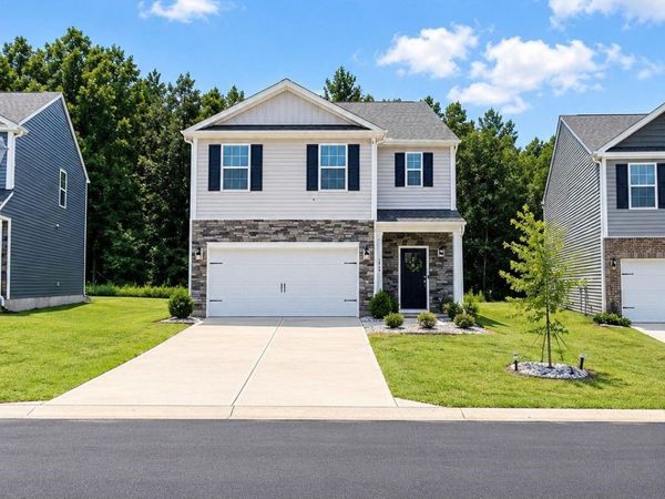 1330 37th Avenue Lane NE, Hickory, NC 28601