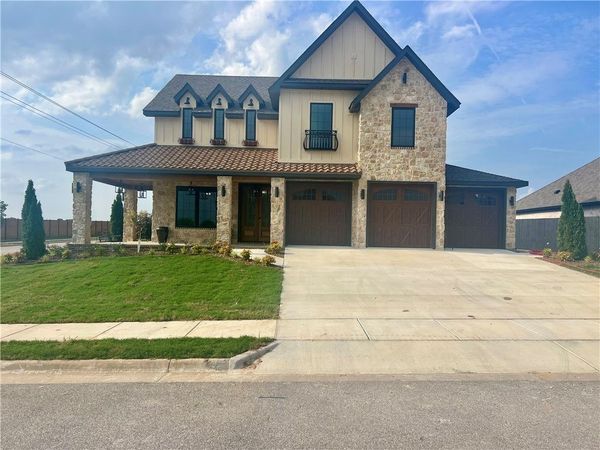 1910 Crump Street , Pea Ridge, AR 72751