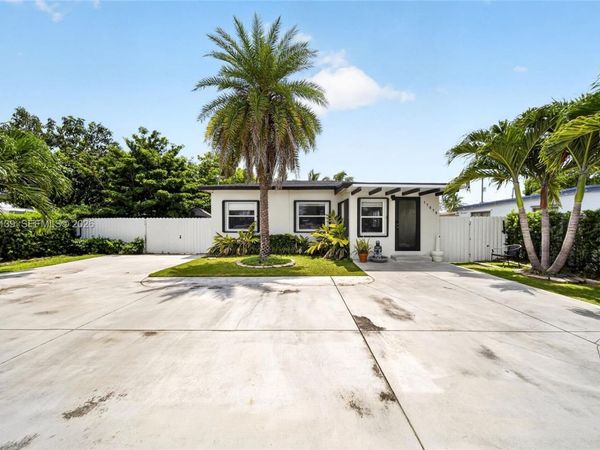17019 SW 100th Ave , Miami, FL 33157