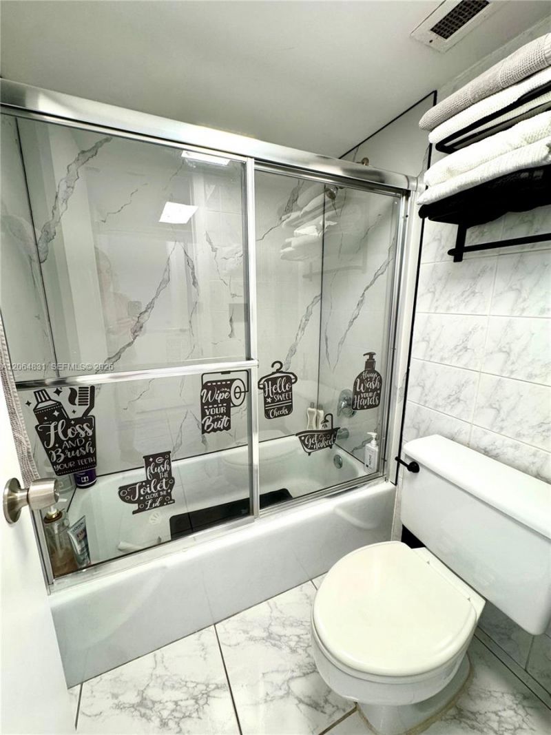 300 Bayview Dr , Unit 1603, Sunny Isles Beach, FL 33160 Photo