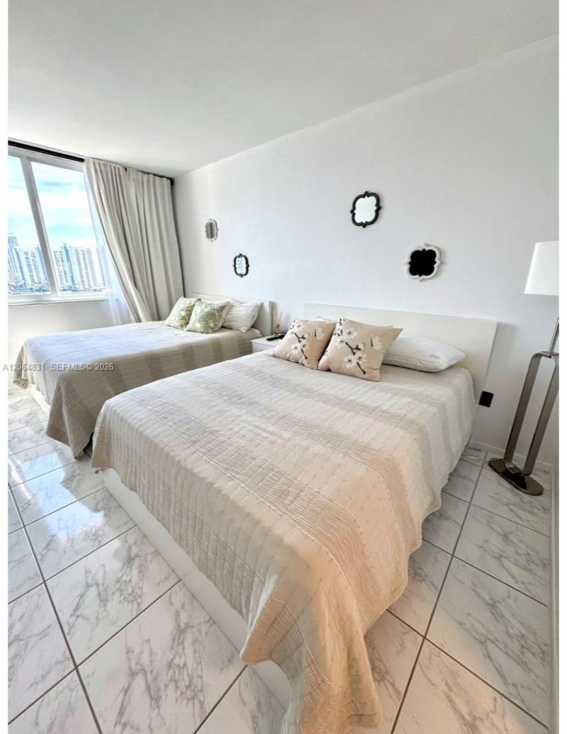 300 Bayview Dr , Unit 1603, Sunny Isles Beach, FL 33160 Photo
