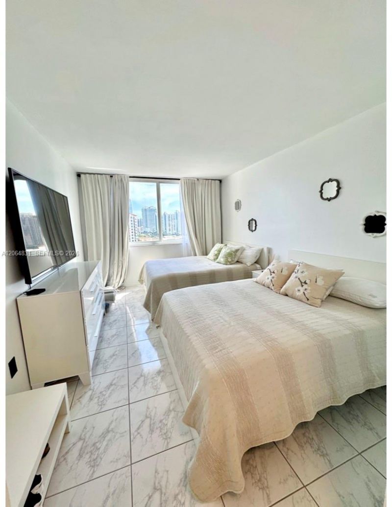 300 Bayview Dr , Unit 1603, Sunny Isles Beach, FL 33160 Photo