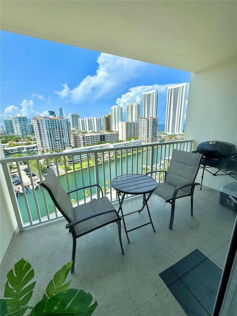 300 Bayview Dr , Unit 1603, Sunny Isles Beach, FL 33160 Photo