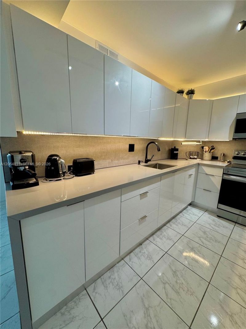 300 Bayview Dr , Unit 1603, Sunny Isles Beach, FL 33160 Photo