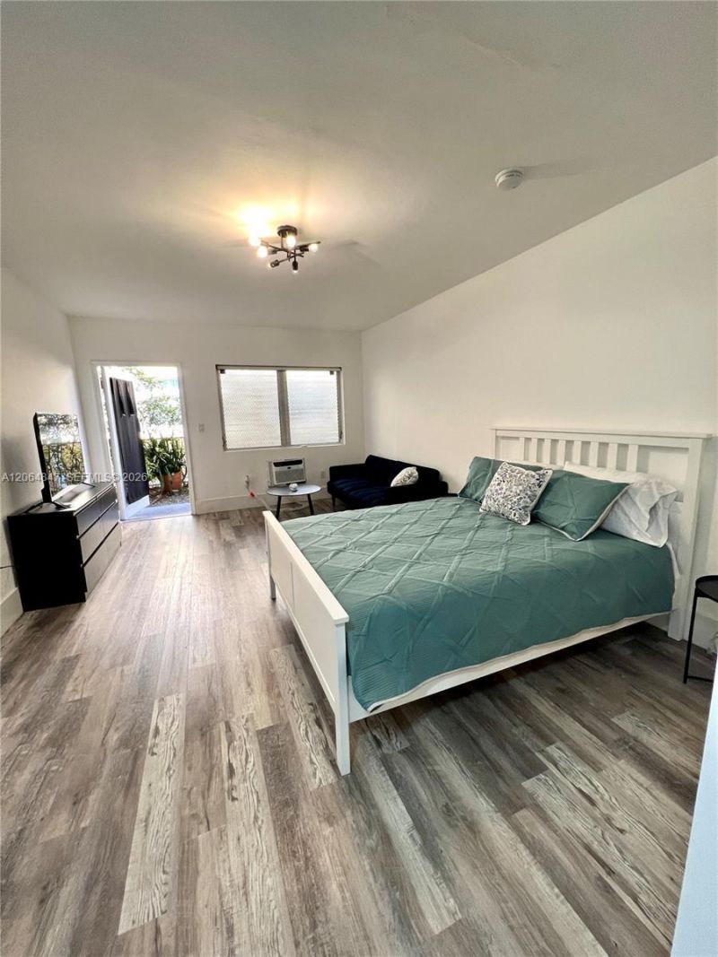 8132 Harding Ave , Unit 3, Miami Beach, FL 33141 Photo
