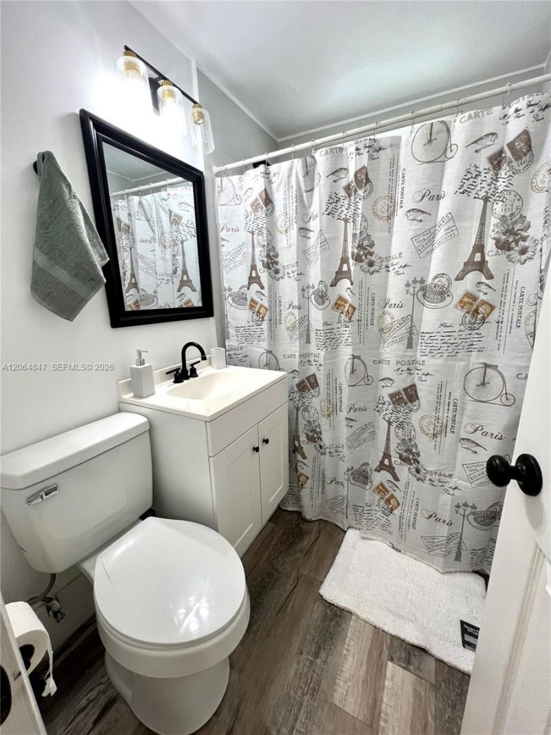 8132 Harding Ave , Unit 3, Miami Beach, FL 33141 Photo