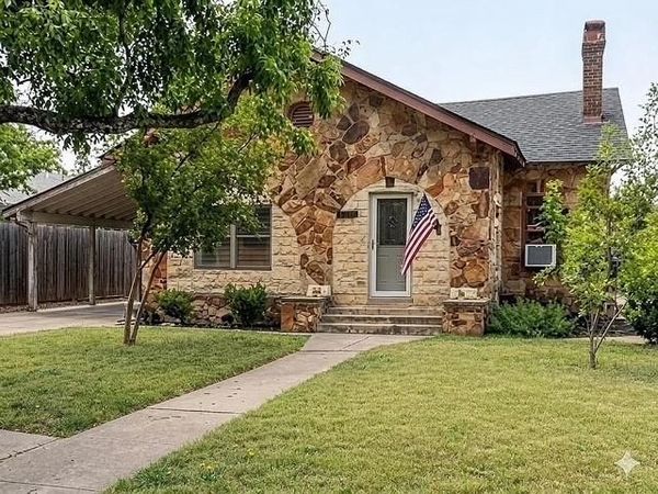 232 S Jacobs Street, Albany, TX 76430