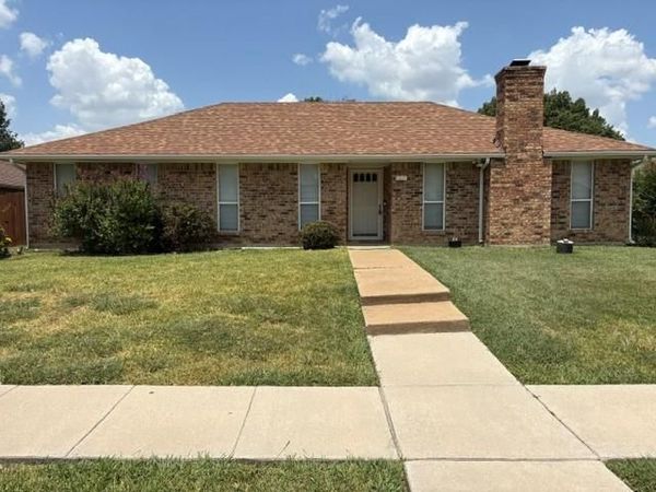 1611 Steenson Drive , Carrollton, TX 75007