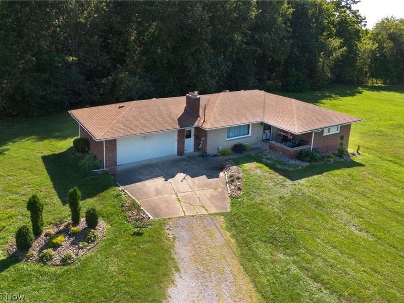 2441 Stocker Avenue , Youngstown, OH 44505 Photo 3