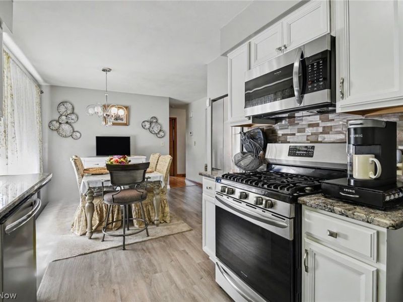 2441 Stocker Avenue , Youngstown, OH 44505 Photo 6