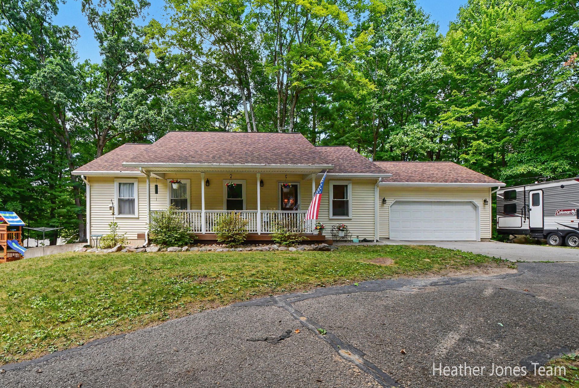 6936 Schmeid Road, Lakeview, MI 48850 Main Photo