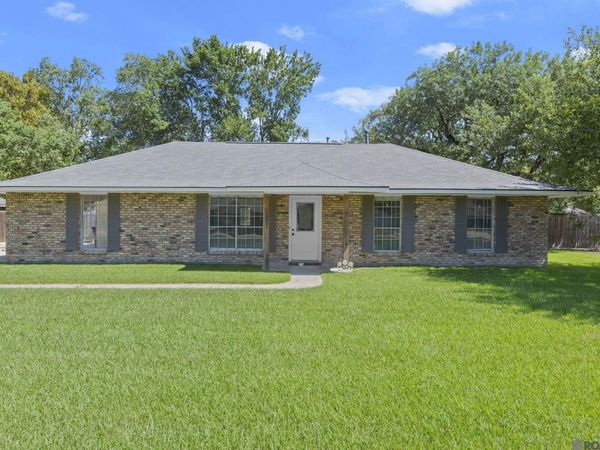 16807 Chickasaw Ave, Greenwell Springs, LA 70739