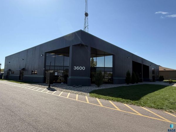 3600 S Westport Ave, Unit 103, Sioux Falls, SD 57108