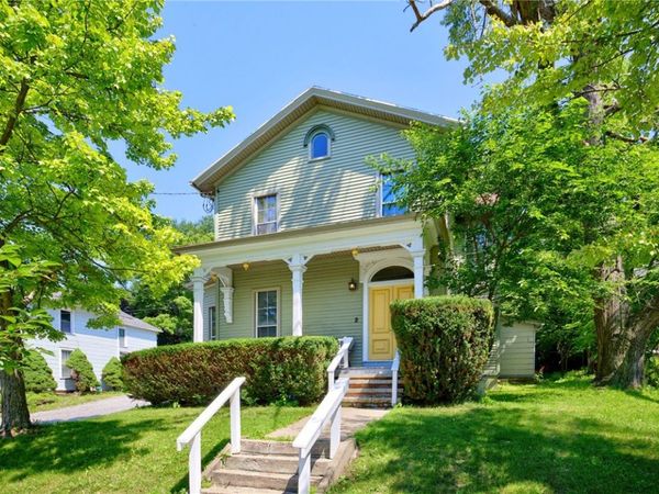 135 E Main St , Victor, NY 14564