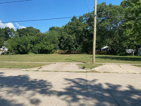 580 School Street, Muskegon, MI 49442