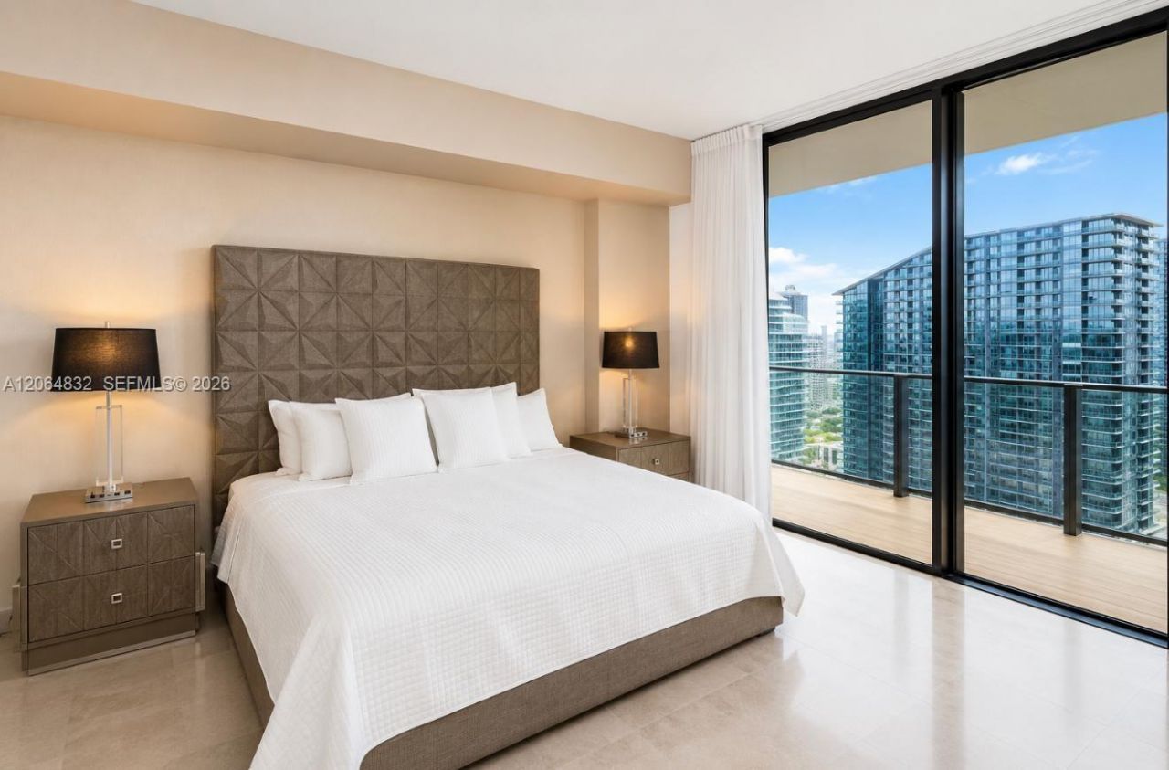 88 SW 7th St, Unit 3709, Miami, FL 33130 Photo