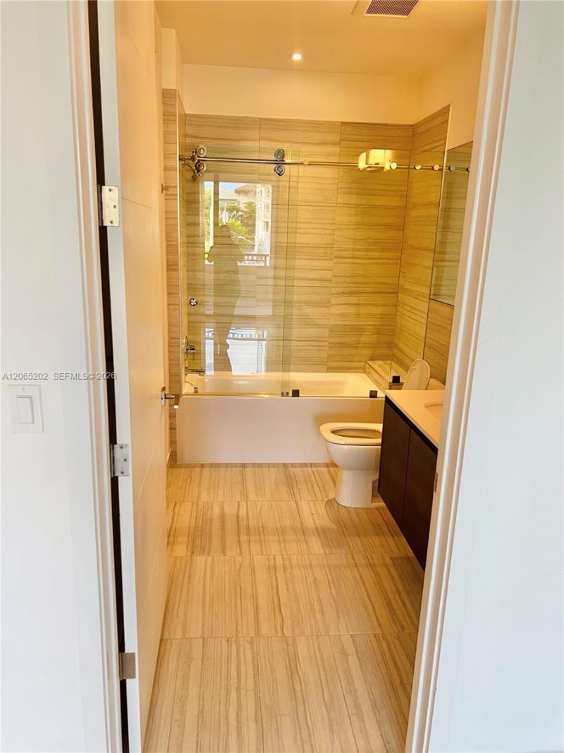 301 Altara Ave, Unit 210, Coral Gables, FL 33146 Photo