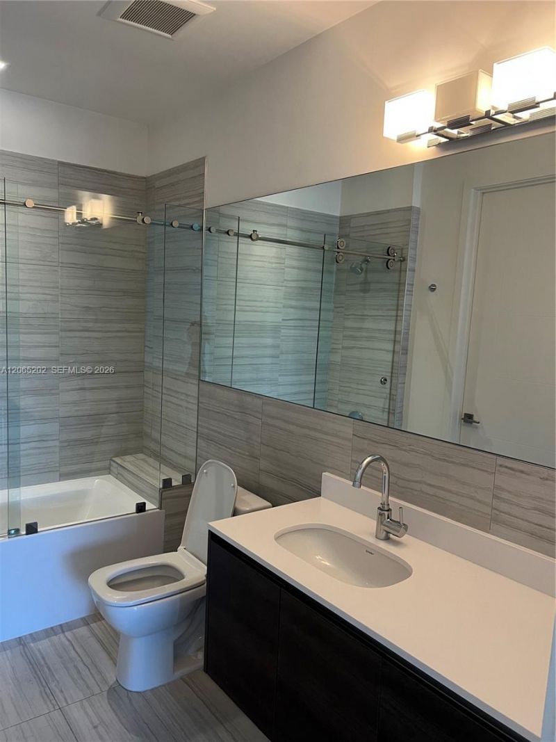 301 Altara Ave, Unit 210, Coral Gables, FL 33146 Photo