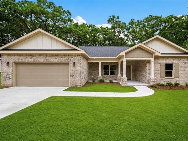 7032 Country Oaks Drive N, Irvington, AL 36544