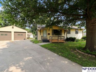 9248 Fowler Circle, Omaha, NE 68134