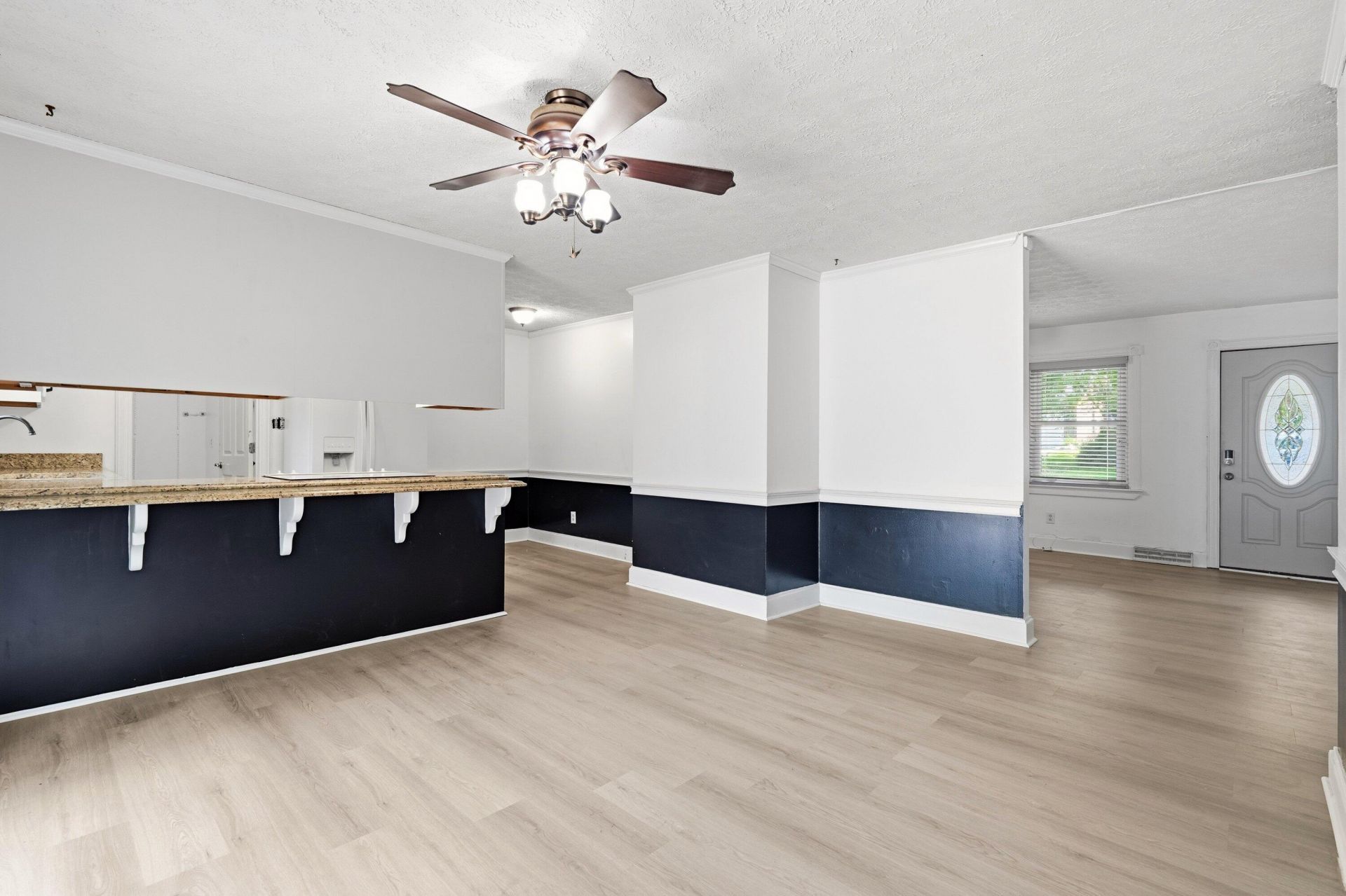 220 Crestwood Drive Photo 10