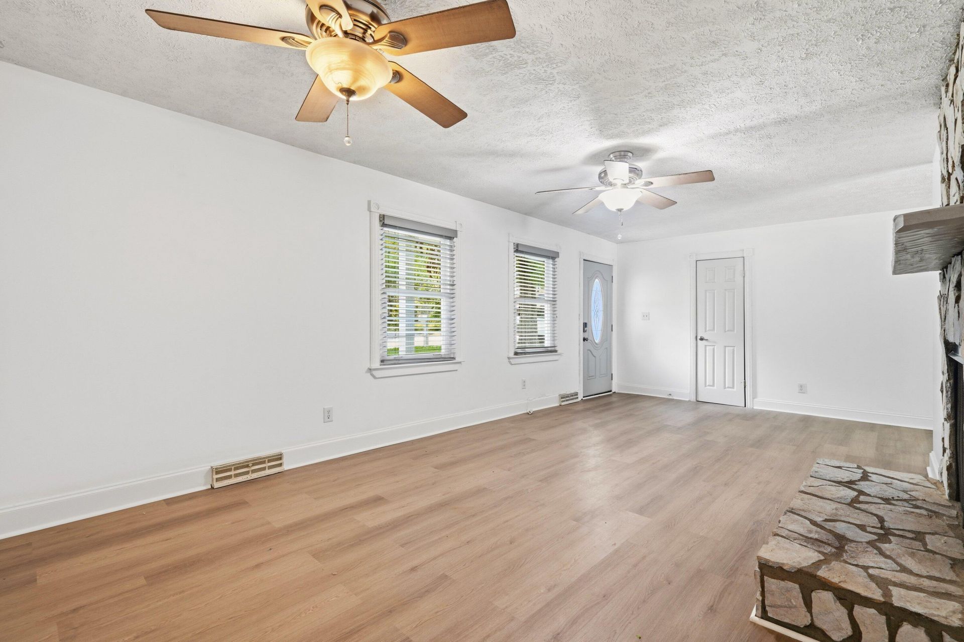 220 Crestwood Drive Photo 12