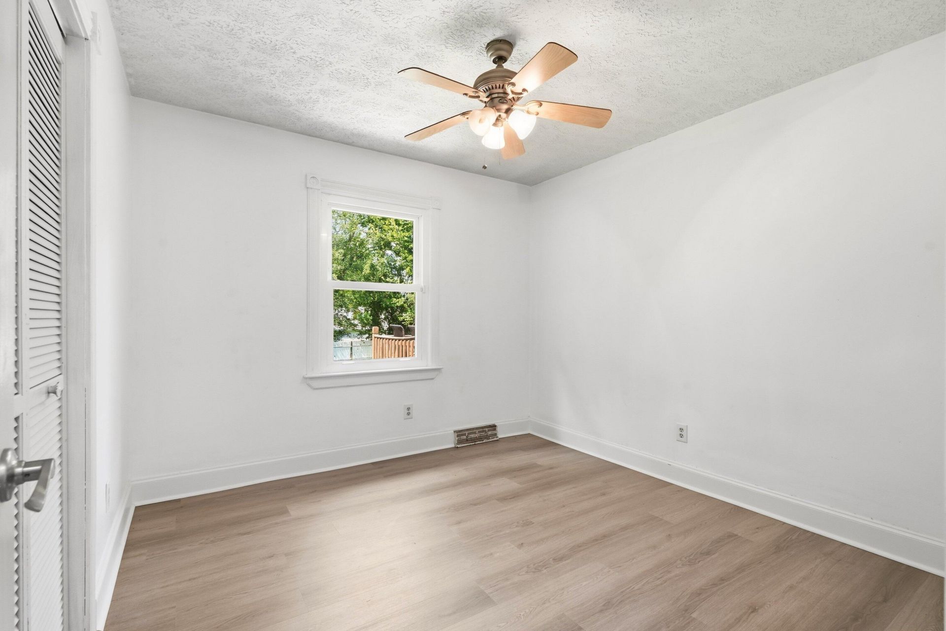 220 Crestwood Drive Photo 21