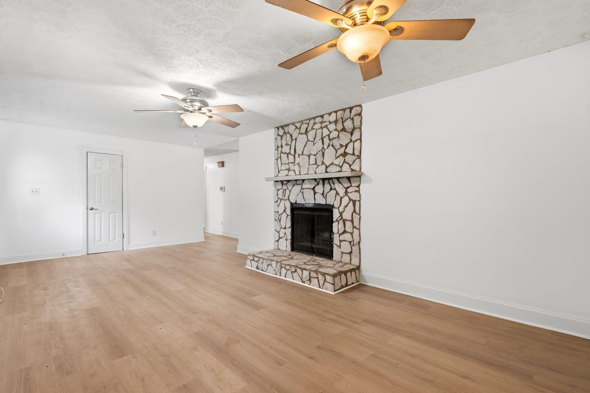 220 Crestwood Drive Photo 5