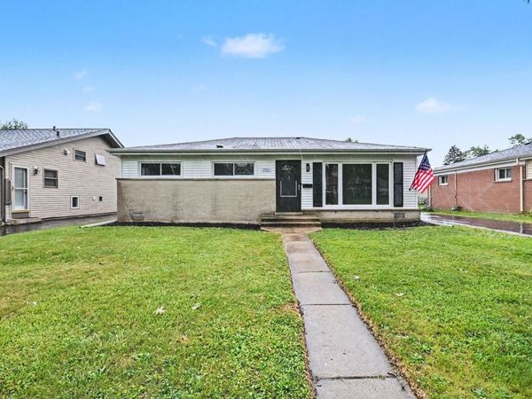 701 W Vermont Street , Villa Park, IL 60181