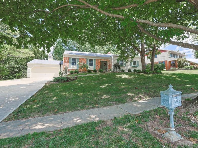 5592 Windermere Lane, Fairfield, OH 45014 Photo 2