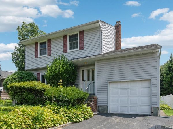 35 Sherman Street , Huntington, NY 11743
