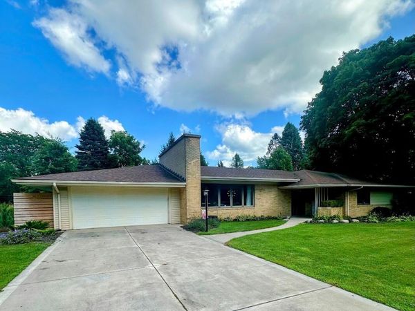1801 Kingsbury Avenue, La Porte, IN 46350