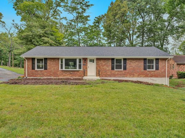 4549 Kirkwood DR , Roanoke, VA 24018