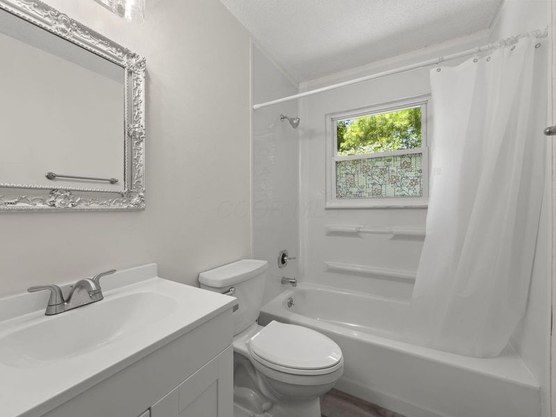 5390 Mountville Avenue, Columbus, OH 43232 Photo 11