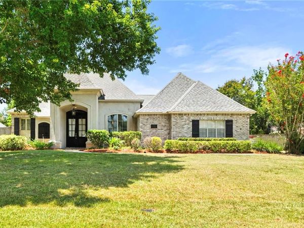 413 BRIDALWOOD Drive, Mandeville, LA 70448