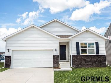 6714 Wren Circle, Papillion, NE 68133