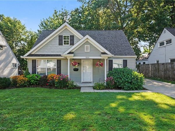 1881 Hanover Street , Cuyahoga Falls, OH 44221