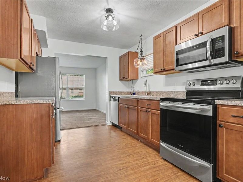 1881 Hanover Street, Cuyahoga Falls, OH 44221 Photo 11