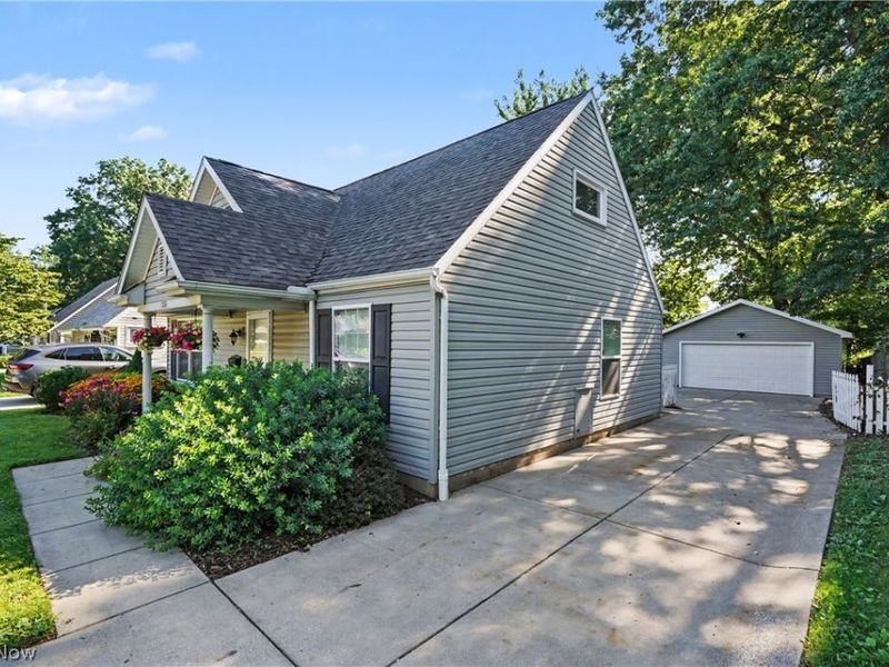 1881 Hanover Street, Cuyahoga Falls, OH 44221 Photo 2