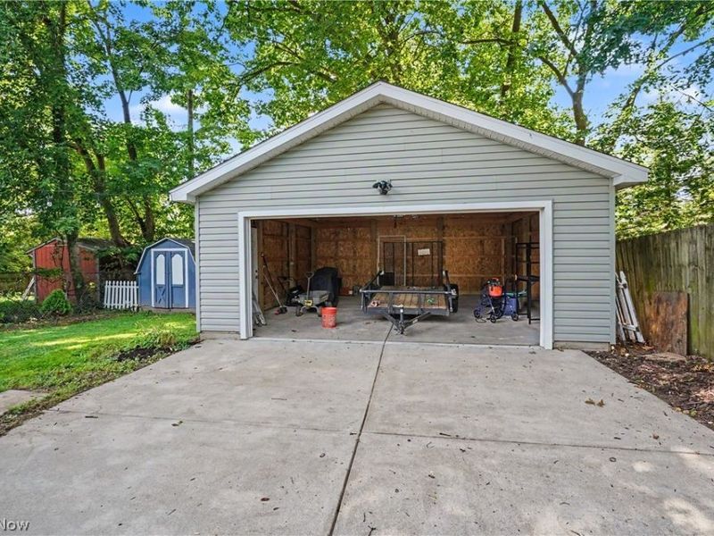 1881 Hanover Street, Cuyahoga Falls, OH 44221 Photo 29